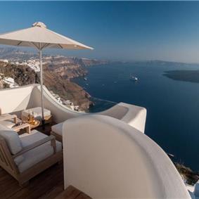 4 Bedroom Villa with Jacuzzi in Imerovigli on Santorini, Sleeps 8